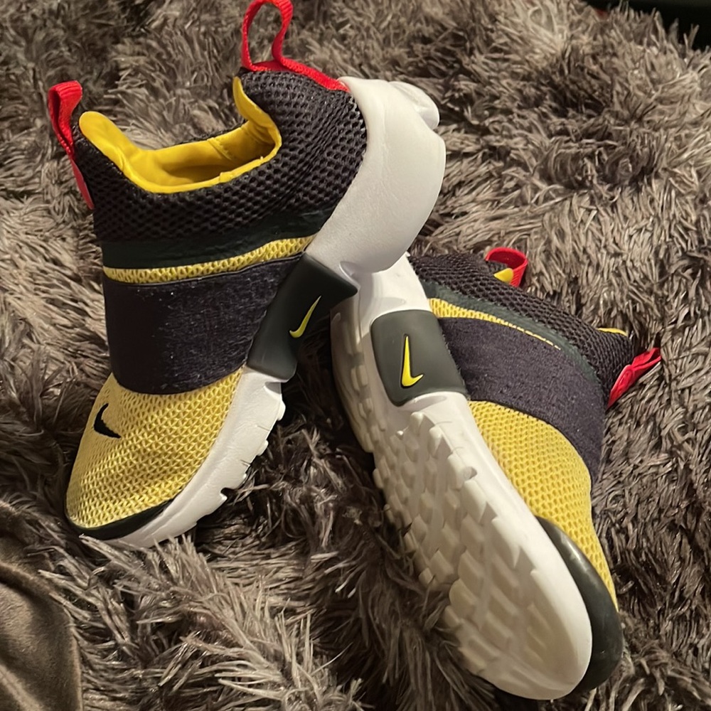 Nike - Picture 2 of 2